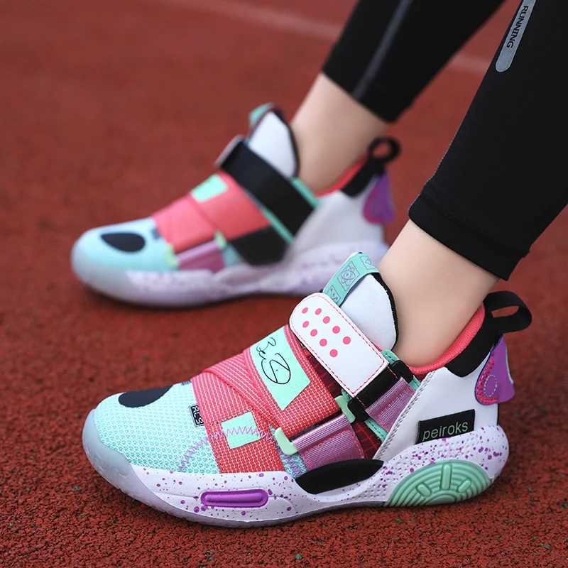 High Qu childrens casual shoes comfortable thick soled non slip sports shoes personalized outdoor fitness travel shoes basketball shoes W250324