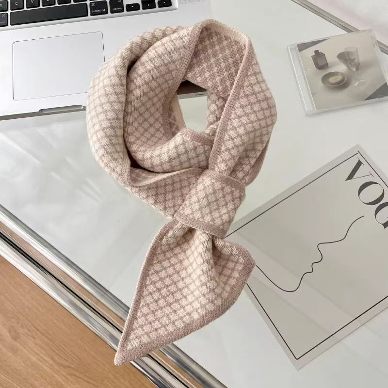 T350 new style warm interlaced scarf female Korean version all-match high-end couple style fashion plaid knitted small scarf