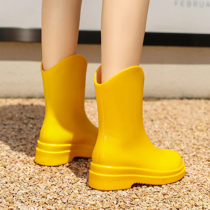 Summer Rain Boots Men MidCalf Nonslip Wearresistant Waterproof Shoes Winter KneeHigh Warm Plush Lining On foot 250317