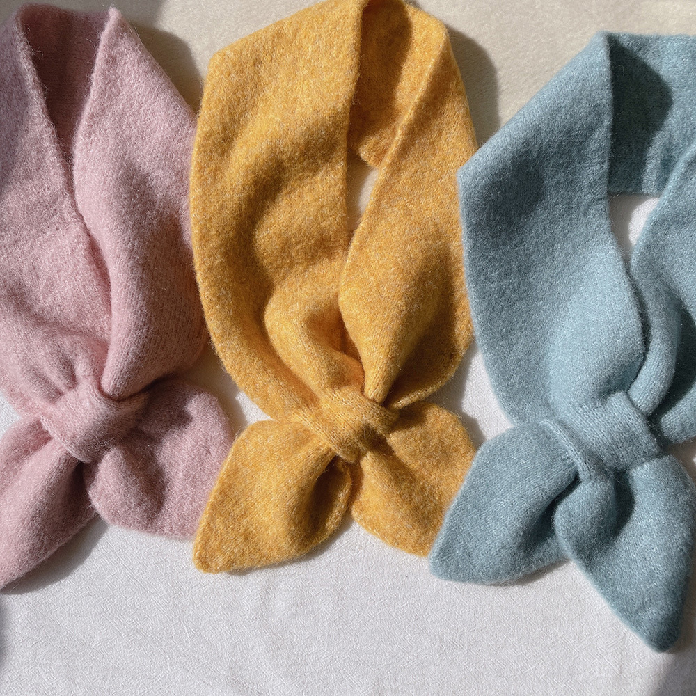 K223 Simple solid color versatile peach heart cross scarf for girls short small scarf containing wool and cashmere for winter warmth