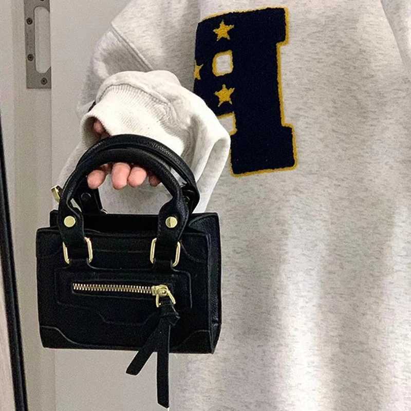 Fashion and leisure new cross shaped bag Versatile mini handheld shoulder bag Z250324