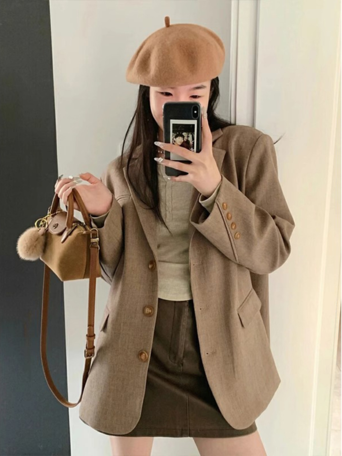 F3241Elegant Small Suit Coat for Ladies - Stylish Khaki Color with Flattering Silhouette for Seasonal Wear