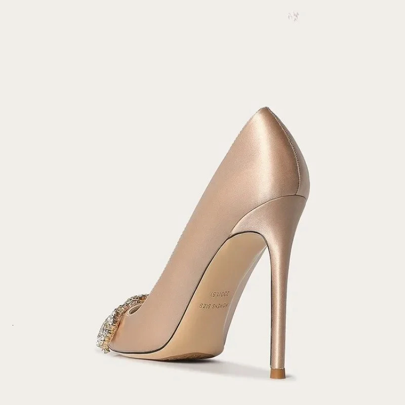 -selling solid color womens shoes for featuring angular toes and slim heels as well as rhinestone bow decorated ski boots 250318