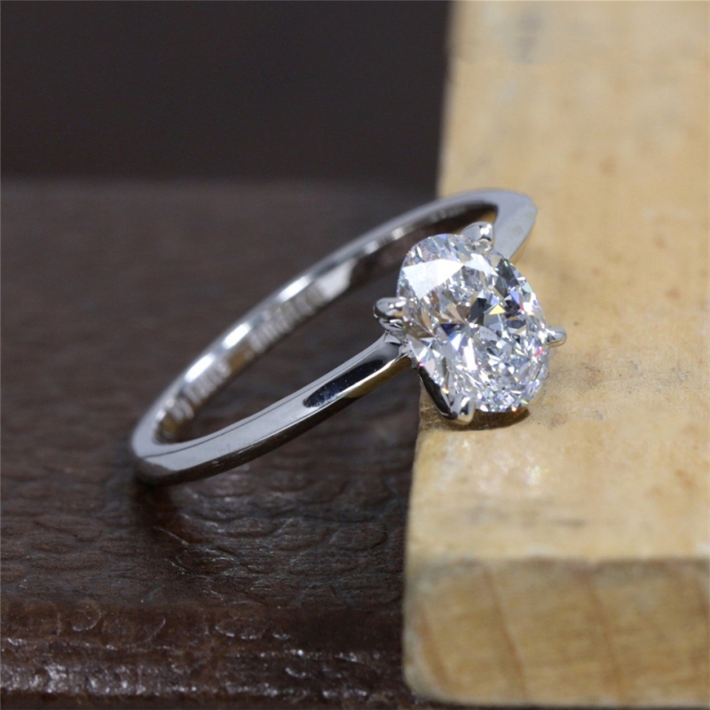 Jewelry Fashion Simple Design Real Gold Ring 1.0 Carat Oval Shape Lab Grown Diamond Engagement Ring For Women 14K White Gold