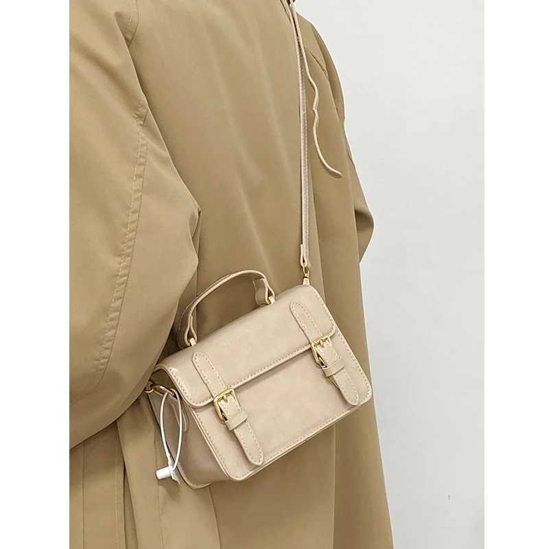 Fashionable green PU shoulder cross body bag for women 2024 new fully matched commuting handbag fashionable small square bag Z250324