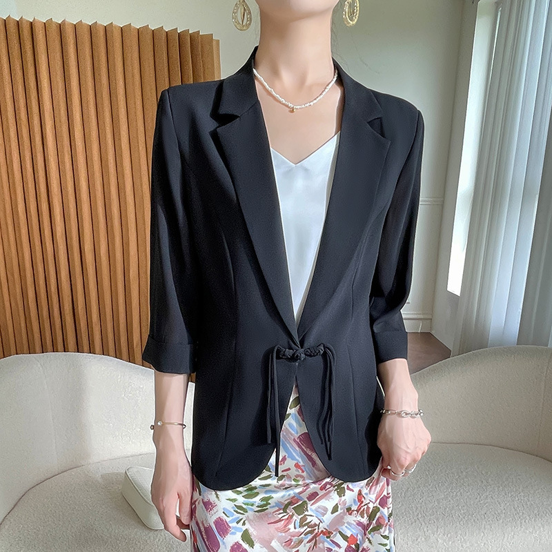 F324Stylish Plus-Size Women's Tailored Jacket | Sleek Cut & New Age Traditional Chinese Motif