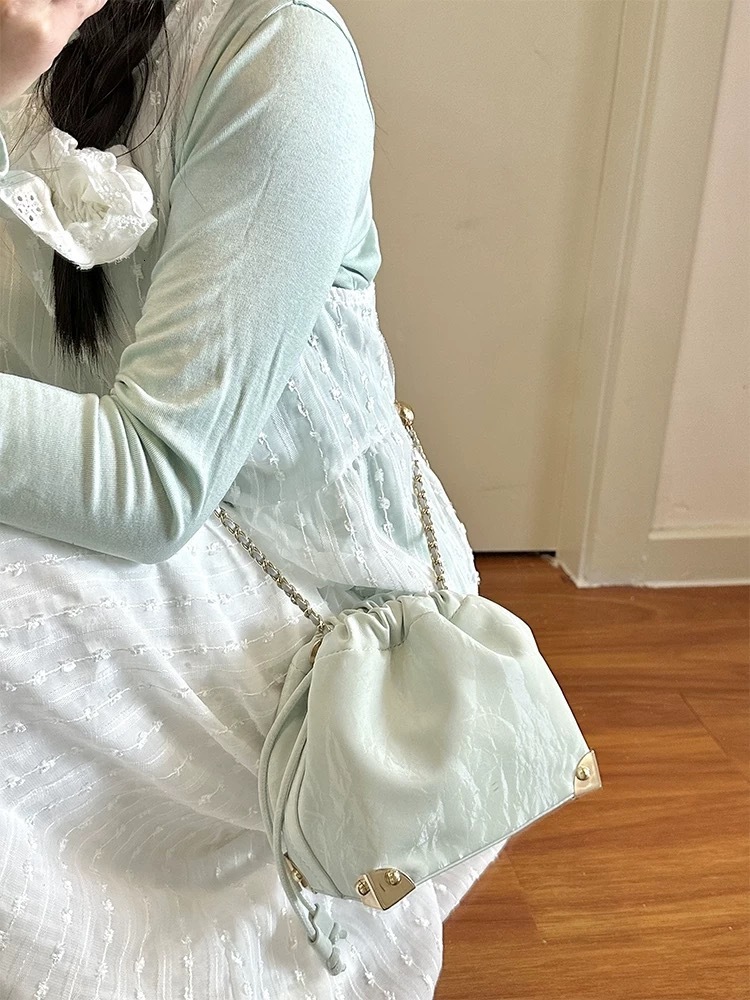 2025S Fashion Designer Huaying Yunxi Bucket For Women New Chain Shoulder Texture Crossbody Small Bag Portable And Lightweight