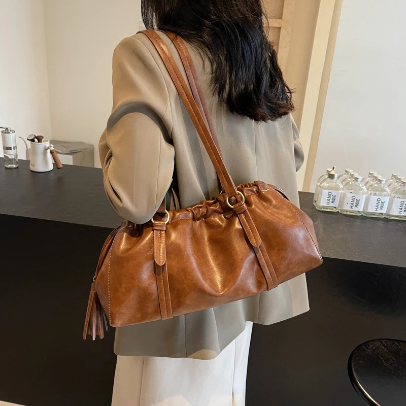 Womens Retro Fashion Drawstring Handbags Large Capacity PU Leather Underarm Bag Buckle Closure Hobo Bag for Shopping Travel Work 250324