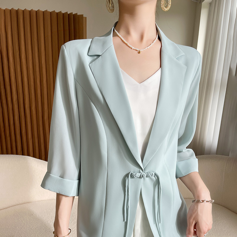 F324Stylish Plus-Size Women's Tailored Jacket | Sleek Cut & New Age Traditional Chinese Motif
