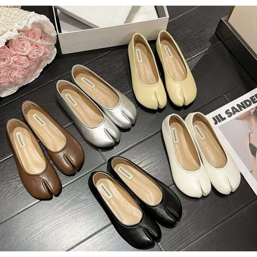 Tabi Ninja Shoes Woman Microfiber Leather Comfy Flats Split Toe Slippers Soft Bottom Loafers Brief Ladies Trotter Moccasins