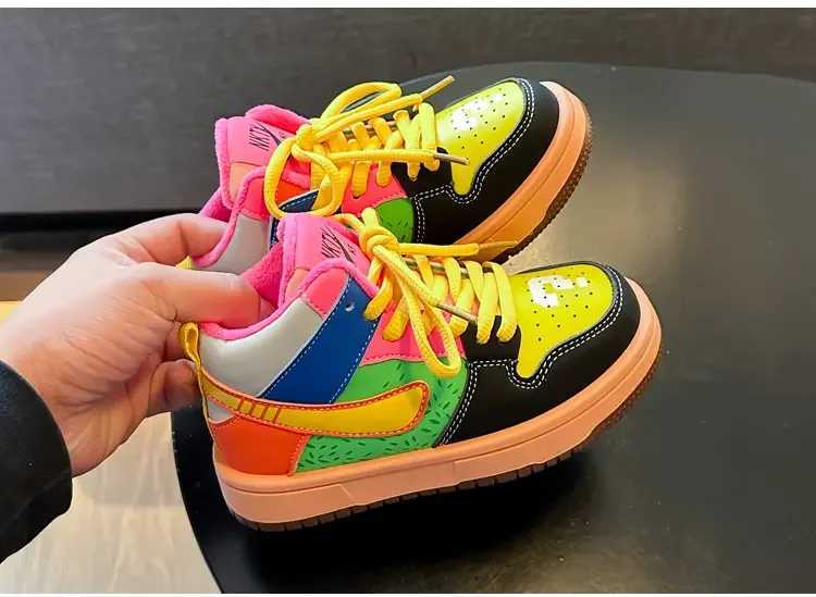 New childrens casual shoes seasonal childrens sports shoes painted duck basketball sports shoes boys and girls sports shoes board shoes W250324