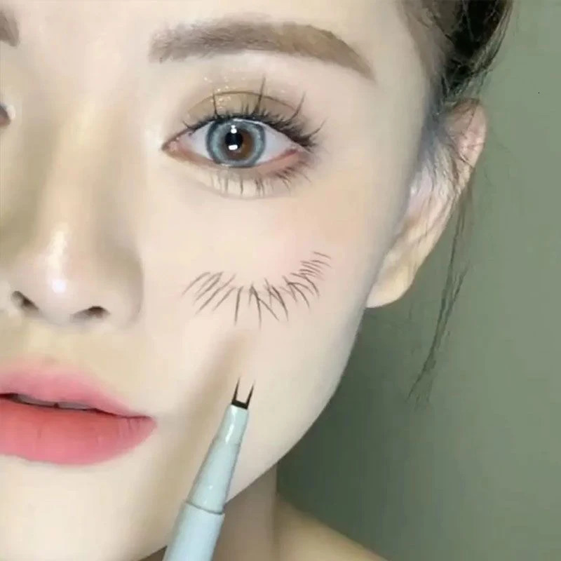 Double-claw eyeliner extremely thin two-claw lower eyelashes eyeliner liquid pen is waterproof non-smudge and sweat-proof 250324