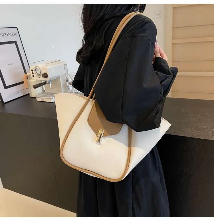 Large Capacity Soft Surface For Women 2025 New Style Simple Temperament Shoulder Niche Texture Wing Tote Bag