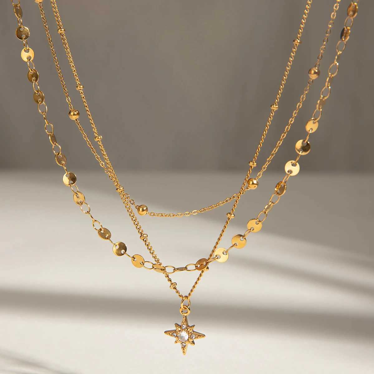 Minimalt 18K gold-plated stainless steel twisted smooth interlocking double layered necklace for womens charm jewelry W250325