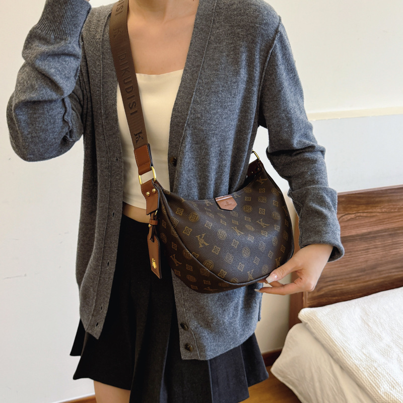 The same new pea bag temperament new moon bag large capacity female dumpling bag 2025
