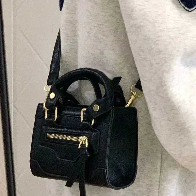 Fashion and leisure new cross shaped bag Versatile mini handheld shoulder bag Z250324