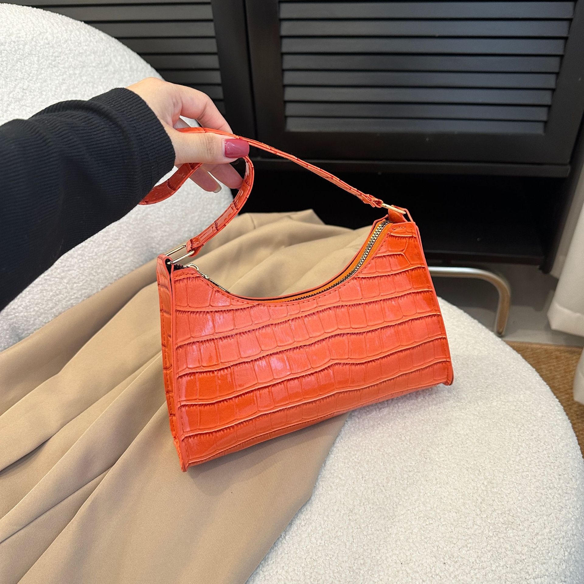 Women's shoulder bag embossed underarm bag Summer trend new stone candy colored hand 2025s hot
