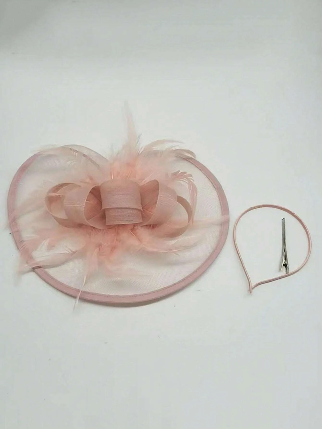 1Pc Fascinators Hats For Women Fancy Tea Party Hats 2024 Elegant 1950s kentucky Hats Hair Clip For Bride Wedding Party 250324