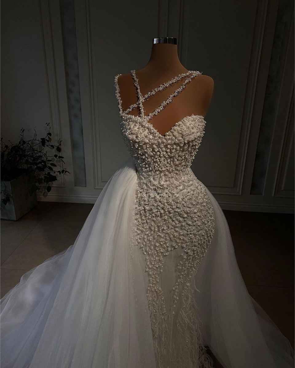Exquisite Mermaid Wedding Dresses Pearls Beaded Feather Sweetheart Neck Bride Dress Detachable Sweep Train Bridal Dress Customized