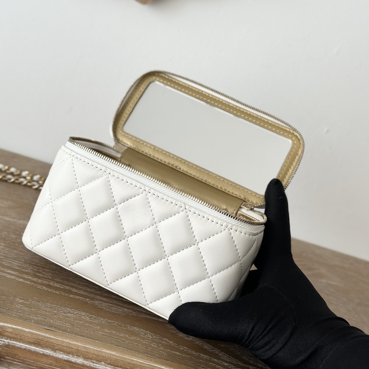 With mirror vanity bag designer makeup bag luxury handbag Fashion Shoulder Bags Woman Genuine Leather totes Cosmetic Bags Chain small Golden Ball Vintage flap purse
