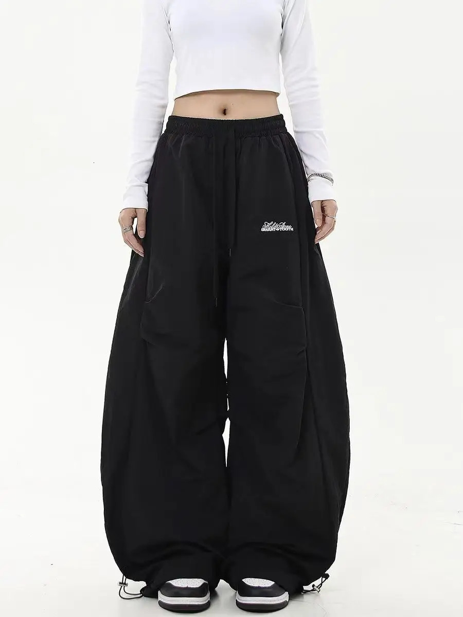 Casual and fashionable sports pants with retro matching oversized womens wide leg low waist handle commodity Y2K hiphop streetwear 250324