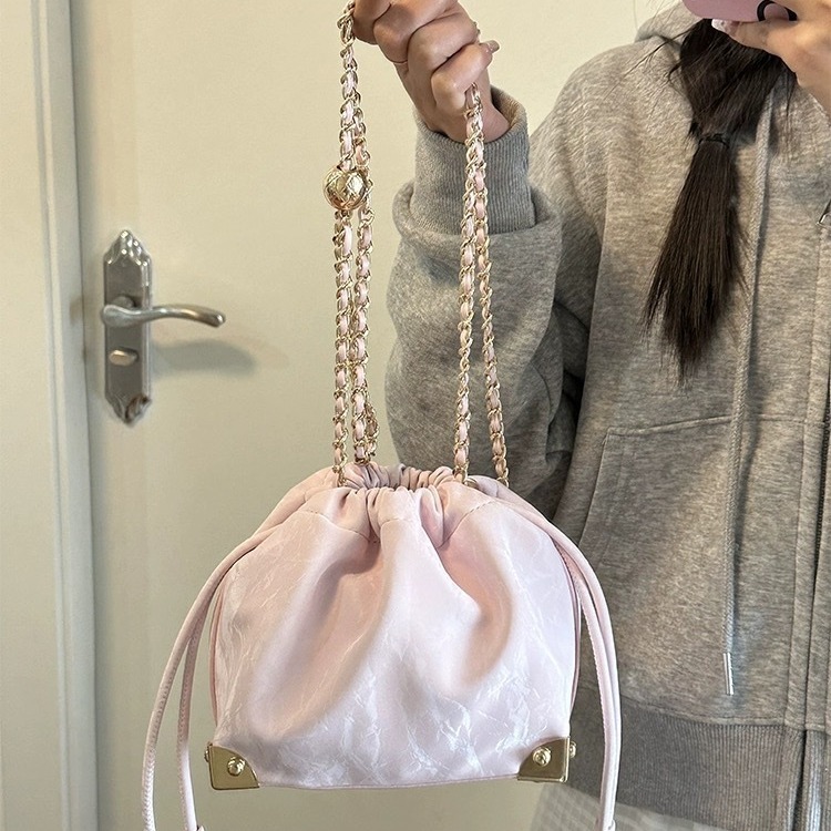 2025S Fashion Designer Huaying Yunxi Bucket For Women New Chain Shoulder Texture Crossbody Small Bag Portable And Lightweight