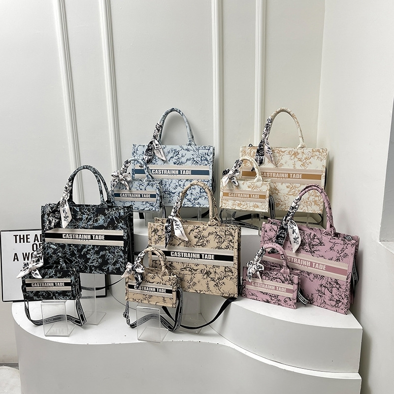 Free Shipping 2025 New Designer Fashionable Scarf Tote Hand-held Bill Of Lading Shoulder Bag Daily Matching New Free Delivery Designer Bag