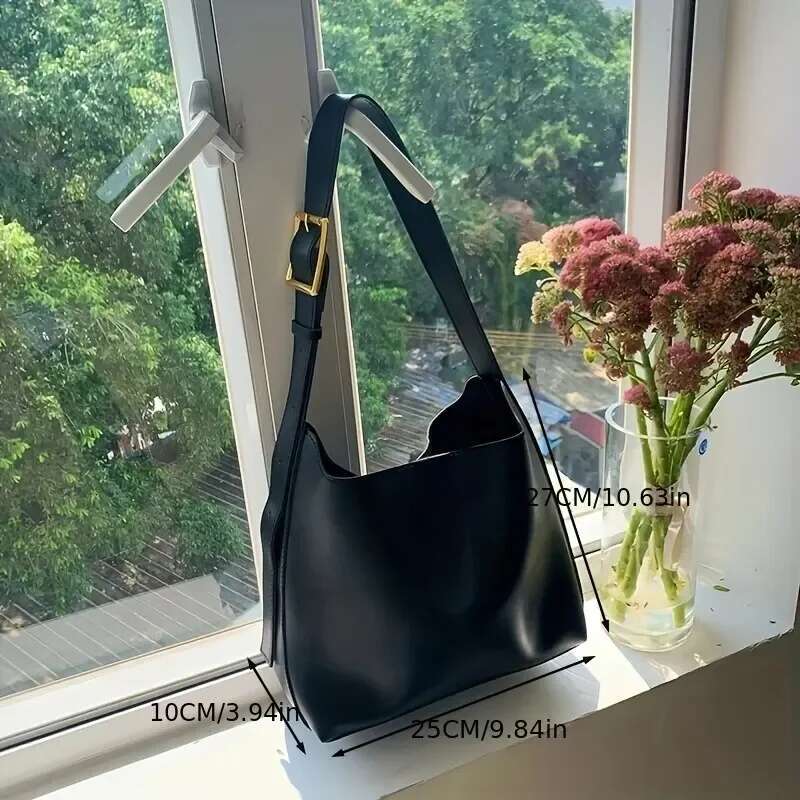 2025 New Women's Single Shoulder Designer Fashion Crossbody Bag Women's Simple Leather Bag3