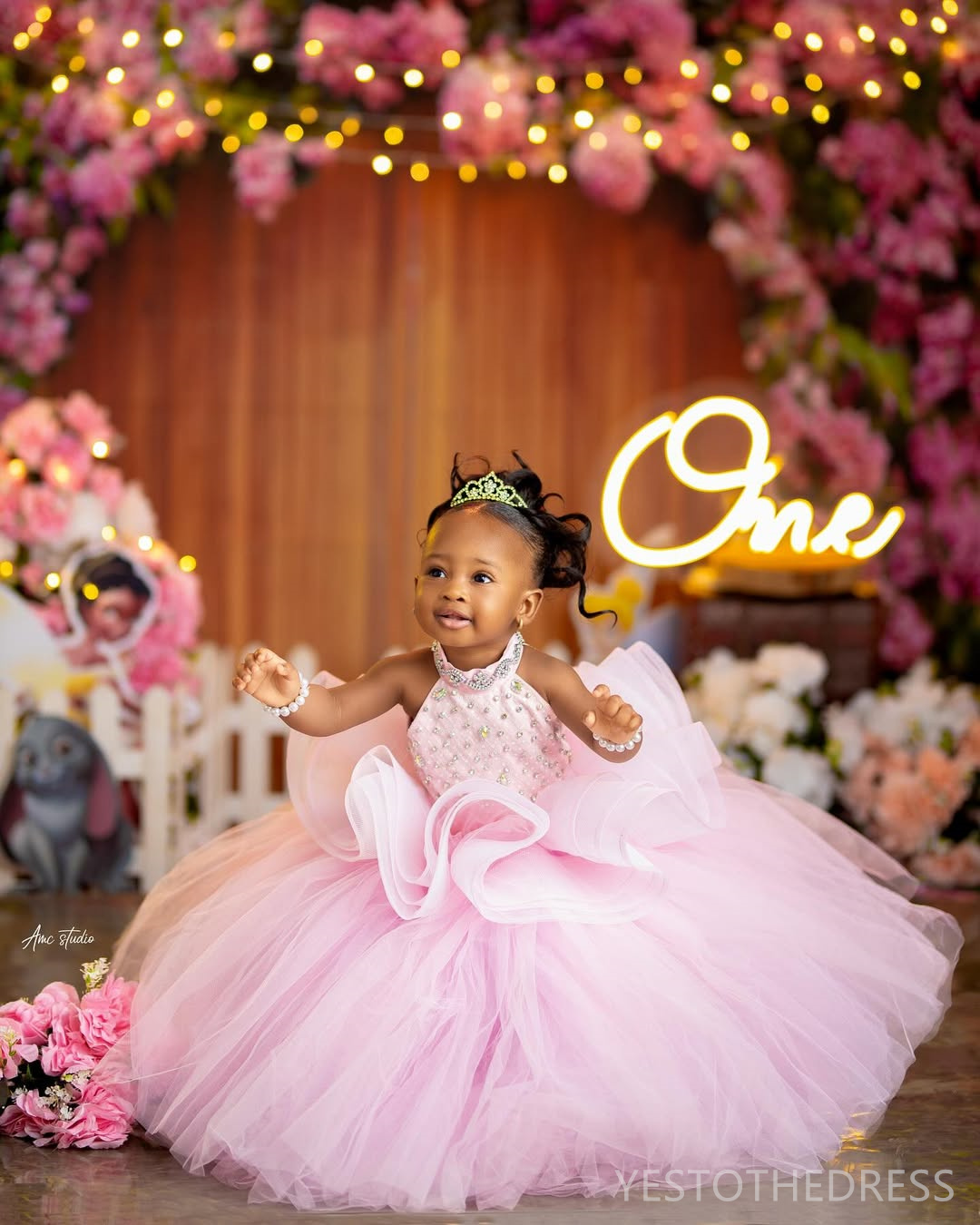 2025 Aso Ebi Pink Flower Girl Dresses Children Birthday Dress Illusion Halter Rhinestones Beaded Lace Tiered Tulle Princess Queen Ball Gown For Marria