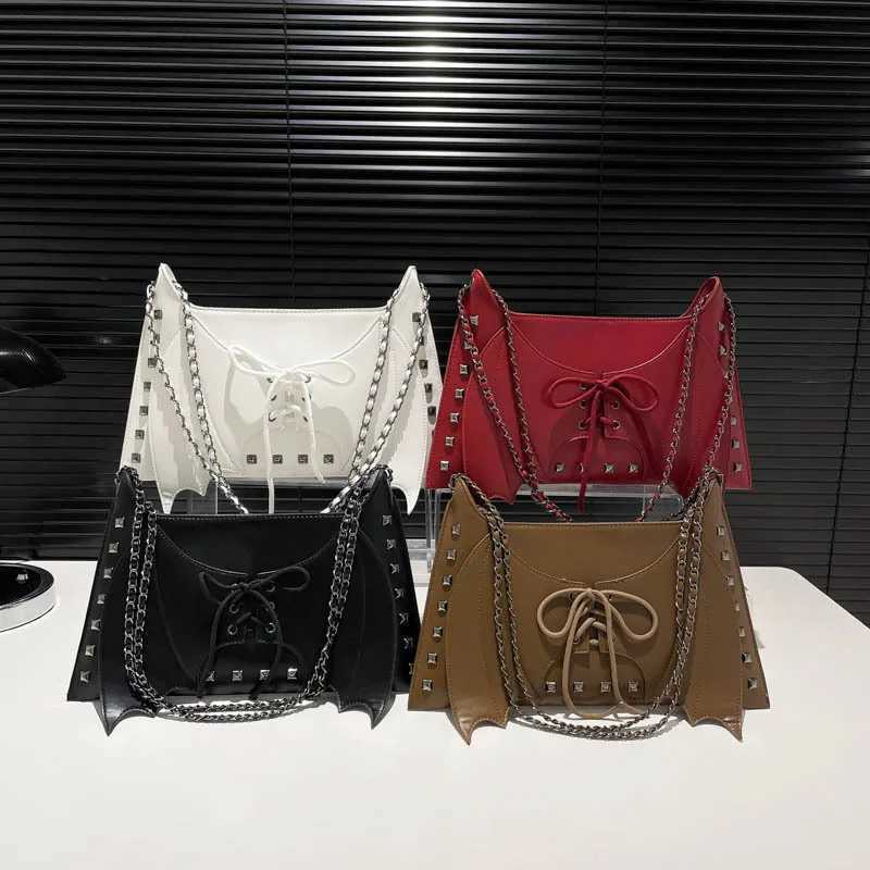 Personalized and Innovative Womens Small Bag 2024 New Halloween Fun Bat Fashion River Single Shoulder Cross Handbag Z250324
