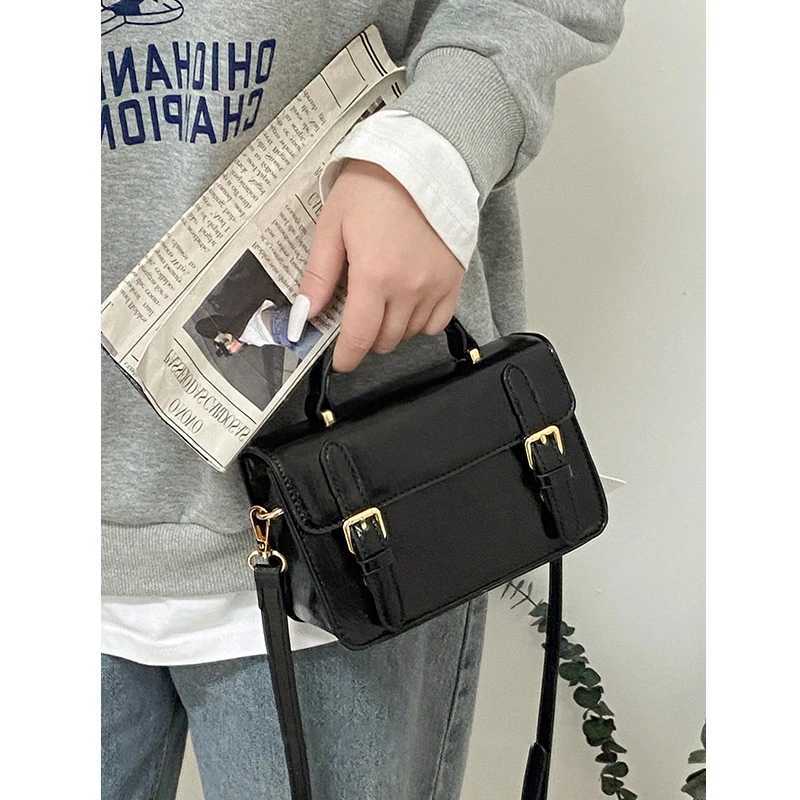 Fashionable green PU shoulder cross body bag for women 2024 new fully matched commuting handbag fashionable small square bag Z250324