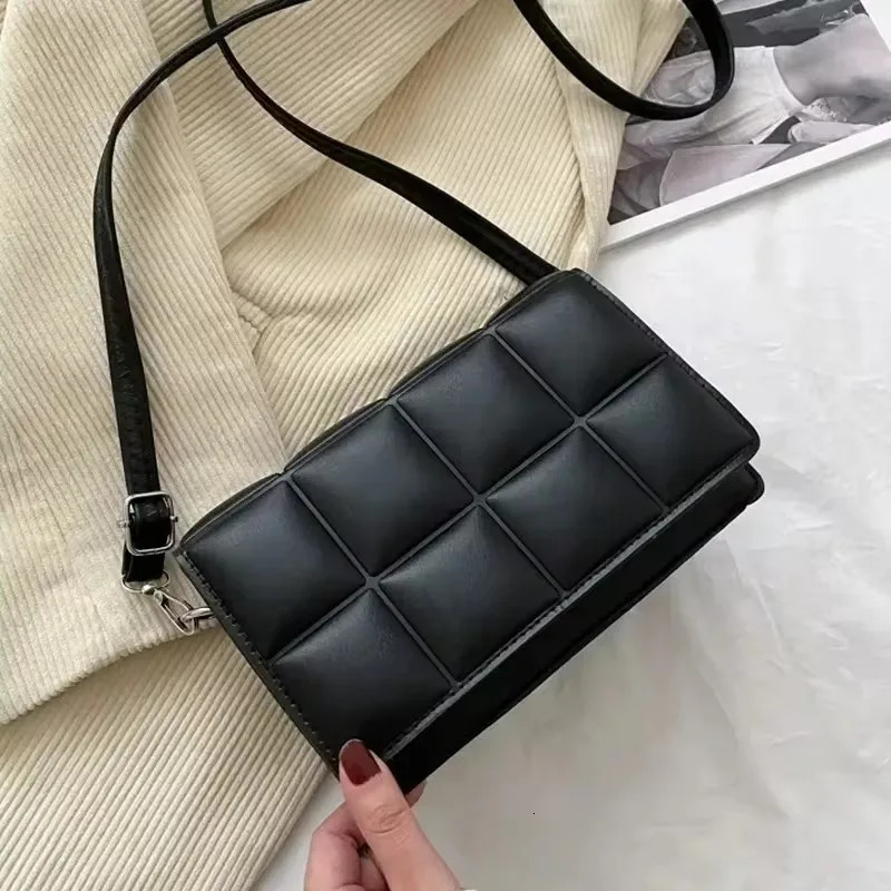 Women Shoulder Bag Large Capacity Fashion Trend Waterproof Classic Simplicity Sense PU Leather Female Crossbody Bag 250324