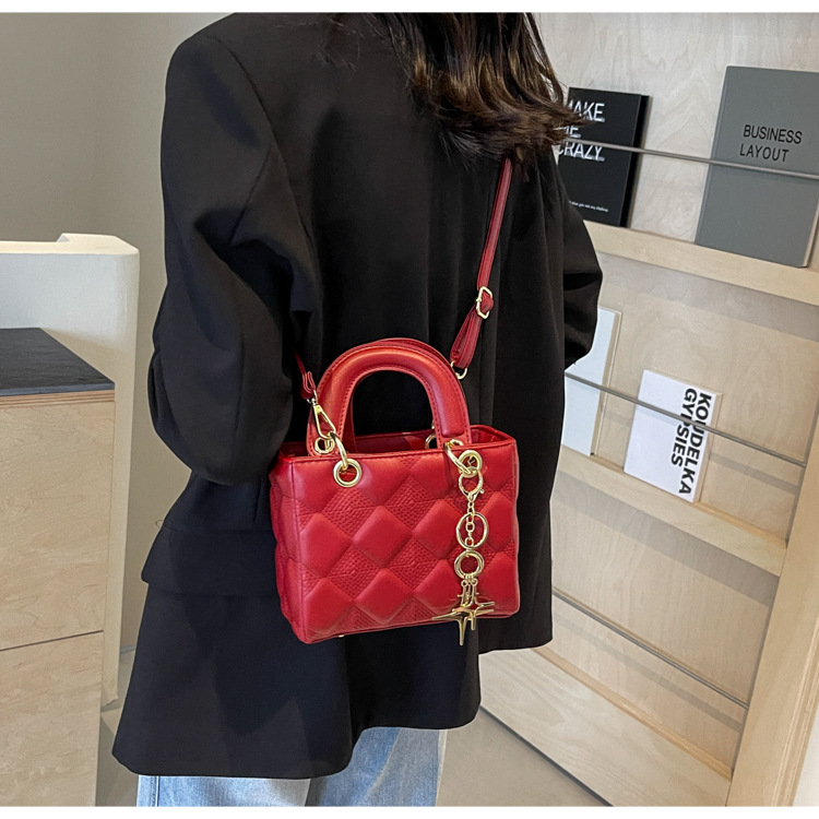 Free Shipping Bag Women'S Bag New Simple Fashion Rhomboid Small Fragrance Handbag Cross-Body Bag 2026s hot