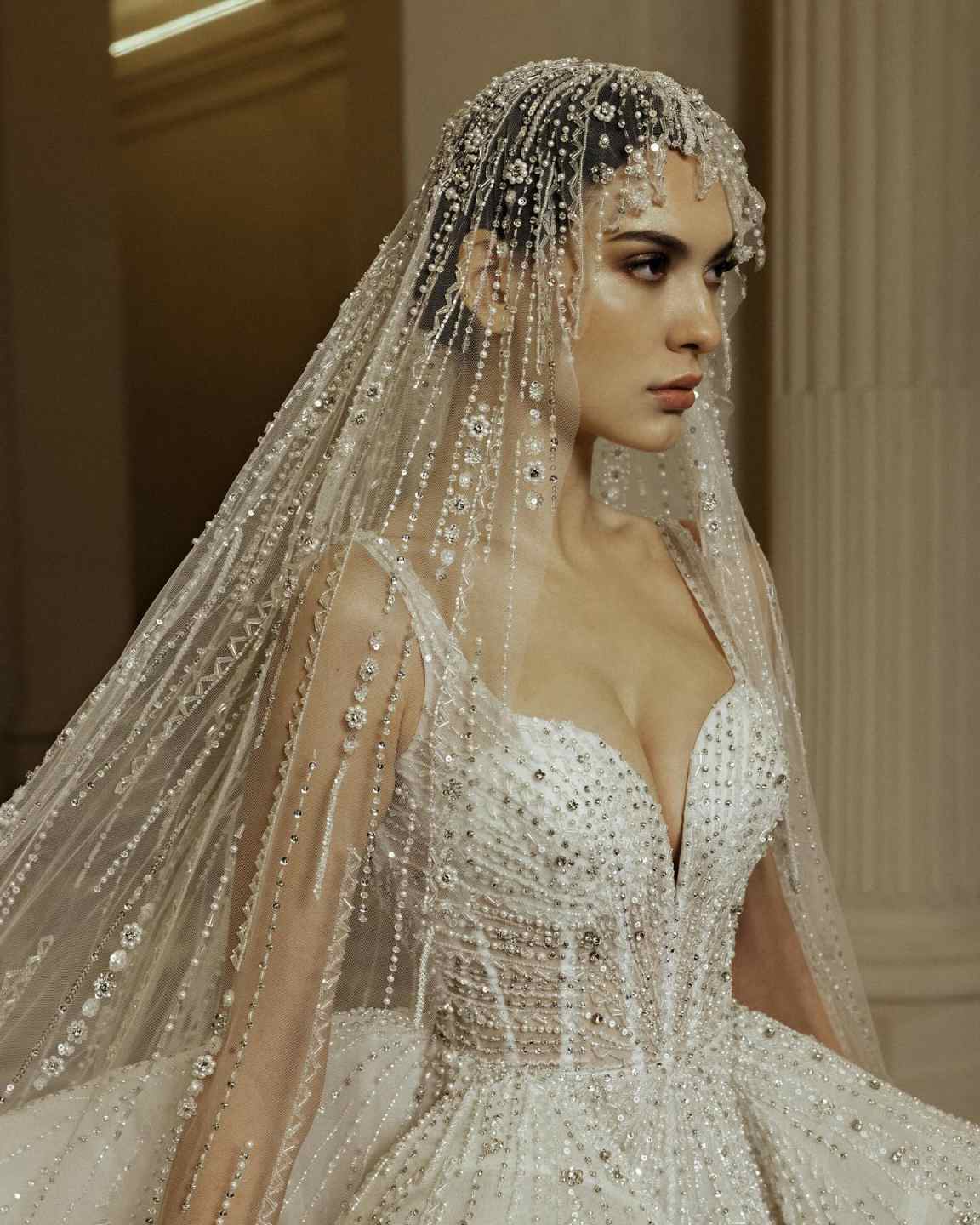 Luxury White Ball Gown Wedding Dresses With Full Appliques Sequins Beads Pearls Wave Details Organza Bodice Bridal Gowns Chic Dubai Custom Made Vestid