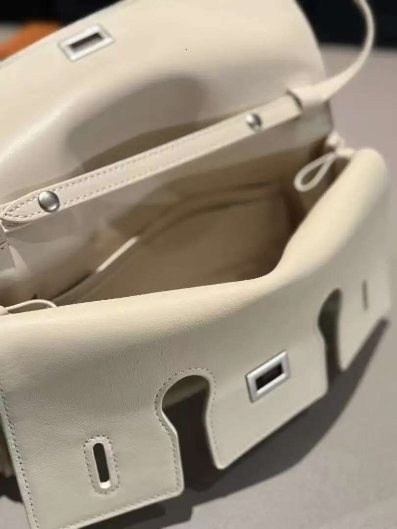 Genuine Leather Handbag 2025 New Niche Design Lock Small Square Vintage Motorcycle Style Cowhide One-Shoulder Crossbody Bag