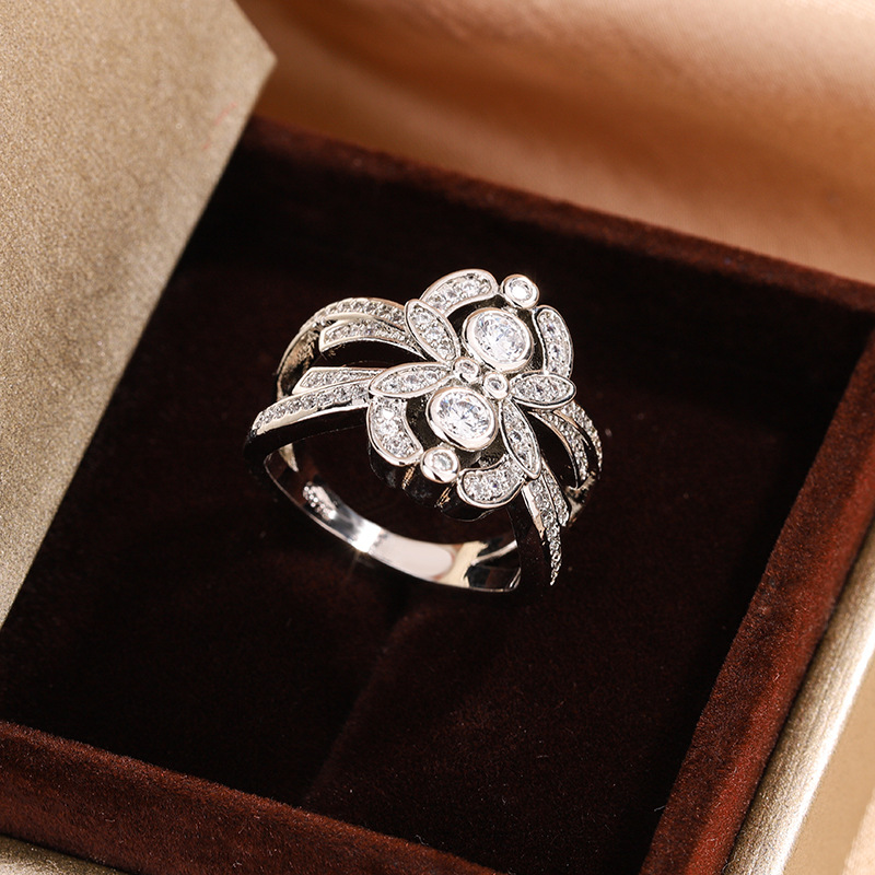 Brand Wedding Designer Rings Vintage Jewelry 925 Sterling Silver Sparkling Round Cut White Topaz CZ Diamond Eternity Party Women Flower Band Ring Gift
