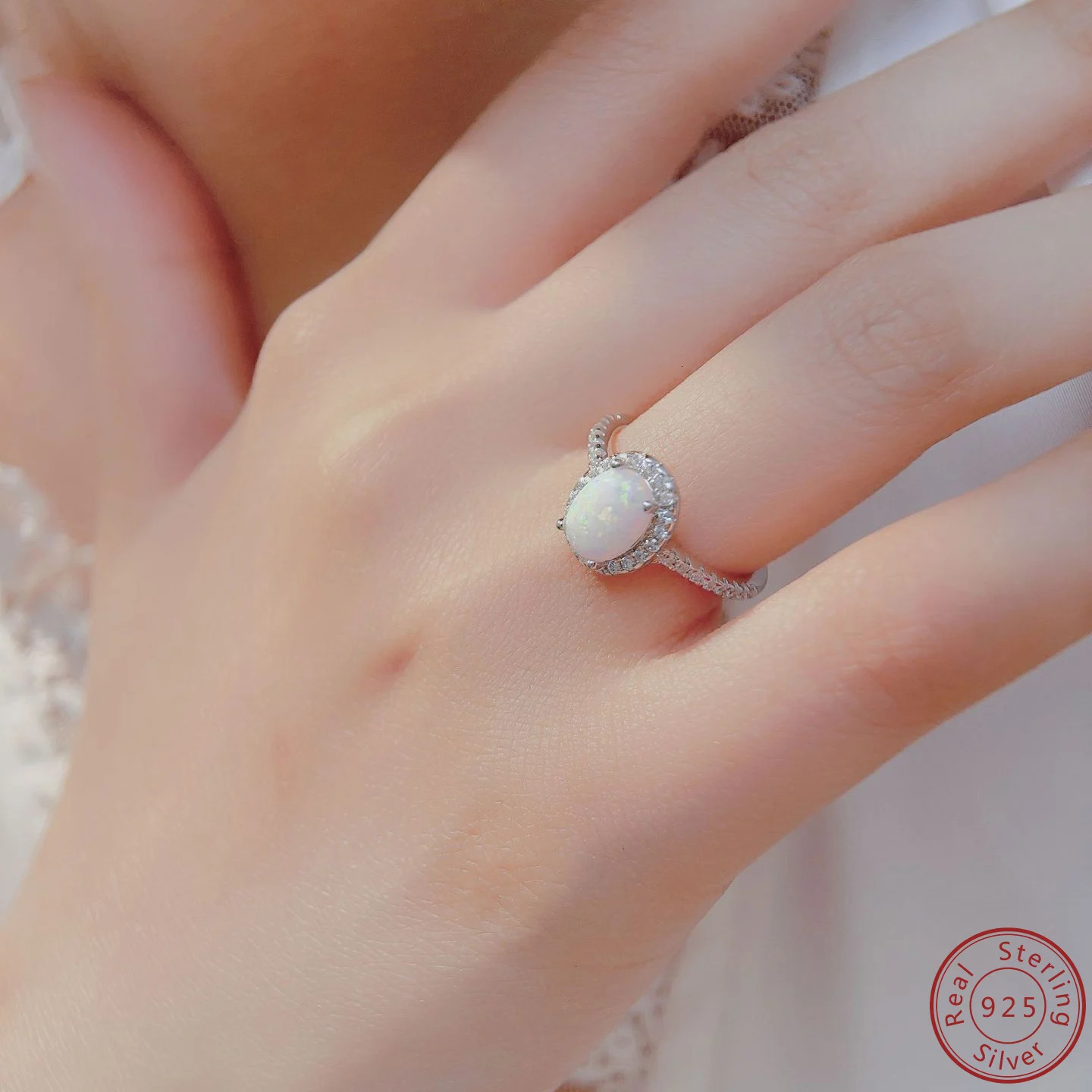 100% 925 sterling silver ring European and American oval white opal with cubic zirconia womens ring exquisite wedding jewelry gift 250320