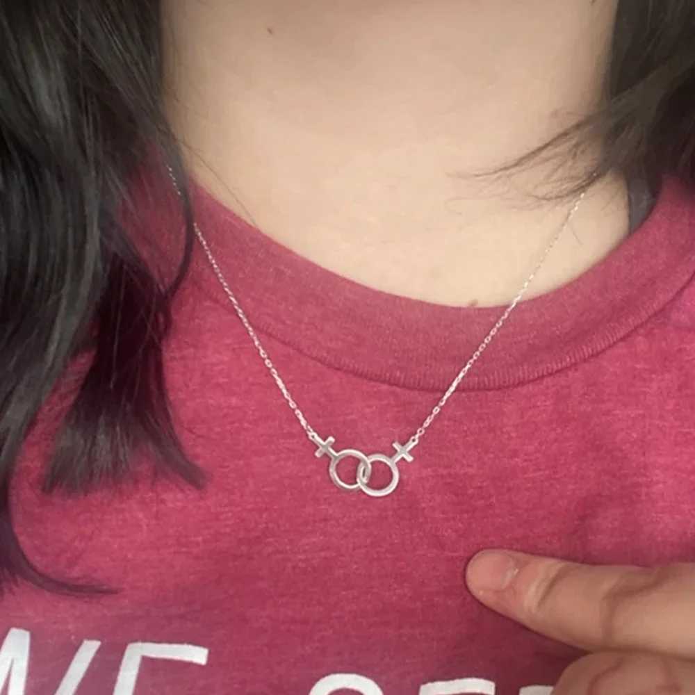 Double Venus Symbol Charm Lesbian LGBT Necklace Lesbian Pendant Girls LES Stainless Steel sisters Jewelry W250325