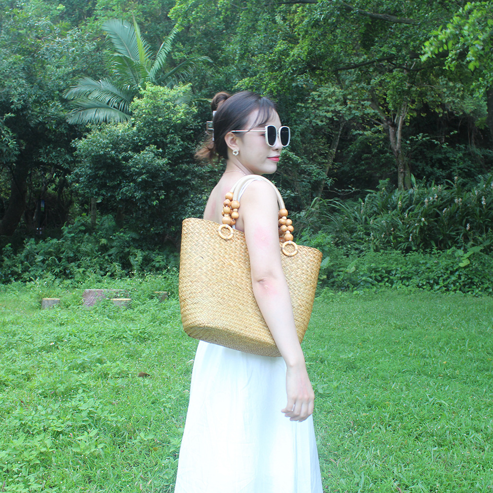 Braided Straw Bag Women's Large Capacity 2024 New Vegetable Basket Shoulder Bag Beach Commuter Premium Sense Tote Women's Bag