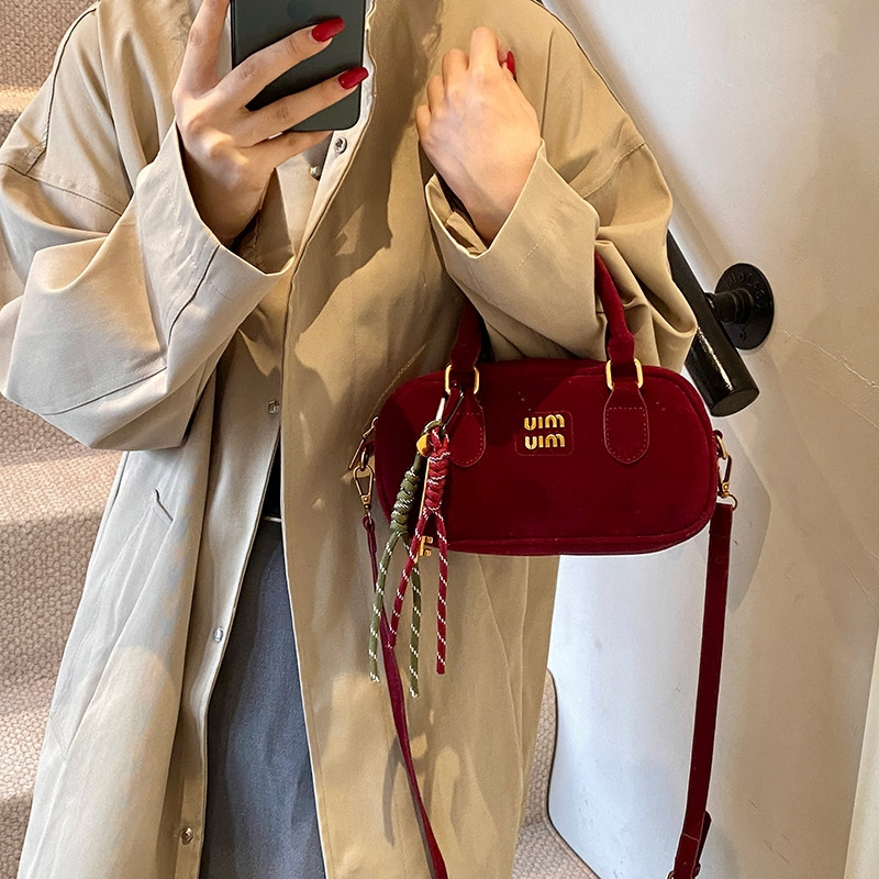 2025 shipping 3 Free new designer fashionable letter frosted bowg bag, hand-held single shoulder diagonal cross bag ,