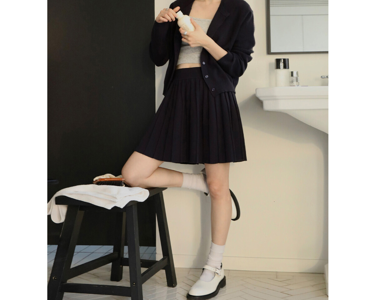 Shi Jian Unconstrained Miu Series Knitted Cardigan+Skirt Set With Elastic Waist And Pleated Skirt 00263