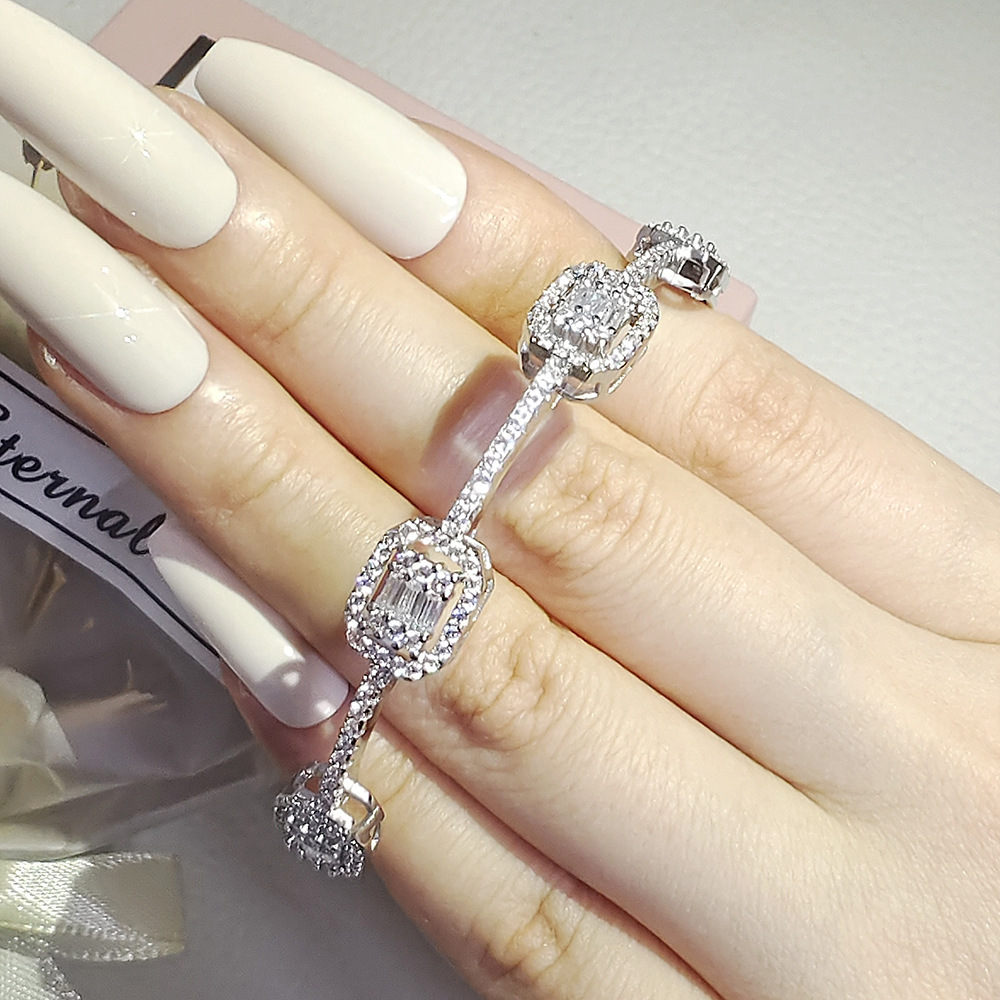 2025 Sparkling Wedding Bangle High Quaity Gorgeous Luxury Jewelry 18K White Gold Fill T Princess Cut White 5A Cubic Zircon CZ Diamond Gemstones Women 