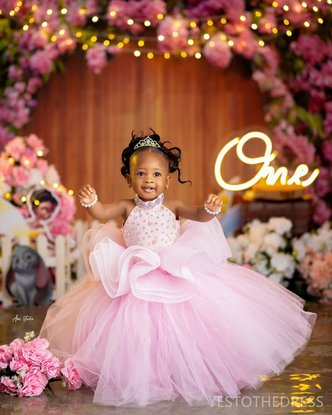 2025 Aso Ebi Pink Flower Girl Dresses Children Birthday Dress Illusion Halter Rhinestones Beaded Lace Tiered Tulle Princess Queen Ball Gown For Marria