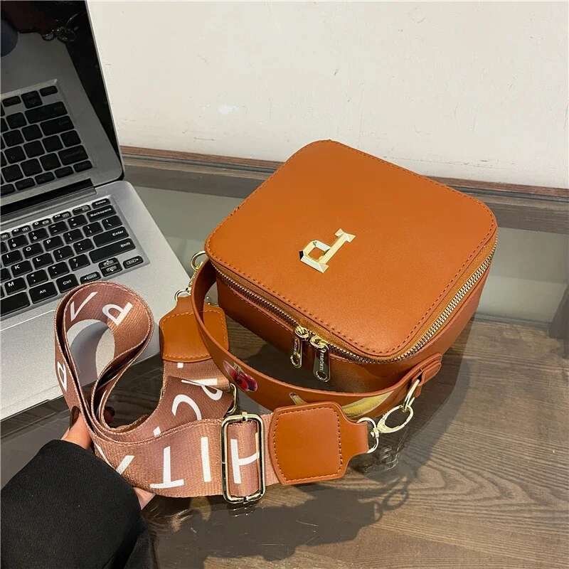 2025 New Elegant Women's Leather Bag Designer Fashion Single Shoulder Women's Crossbody Bag Transducer Pop Classic4