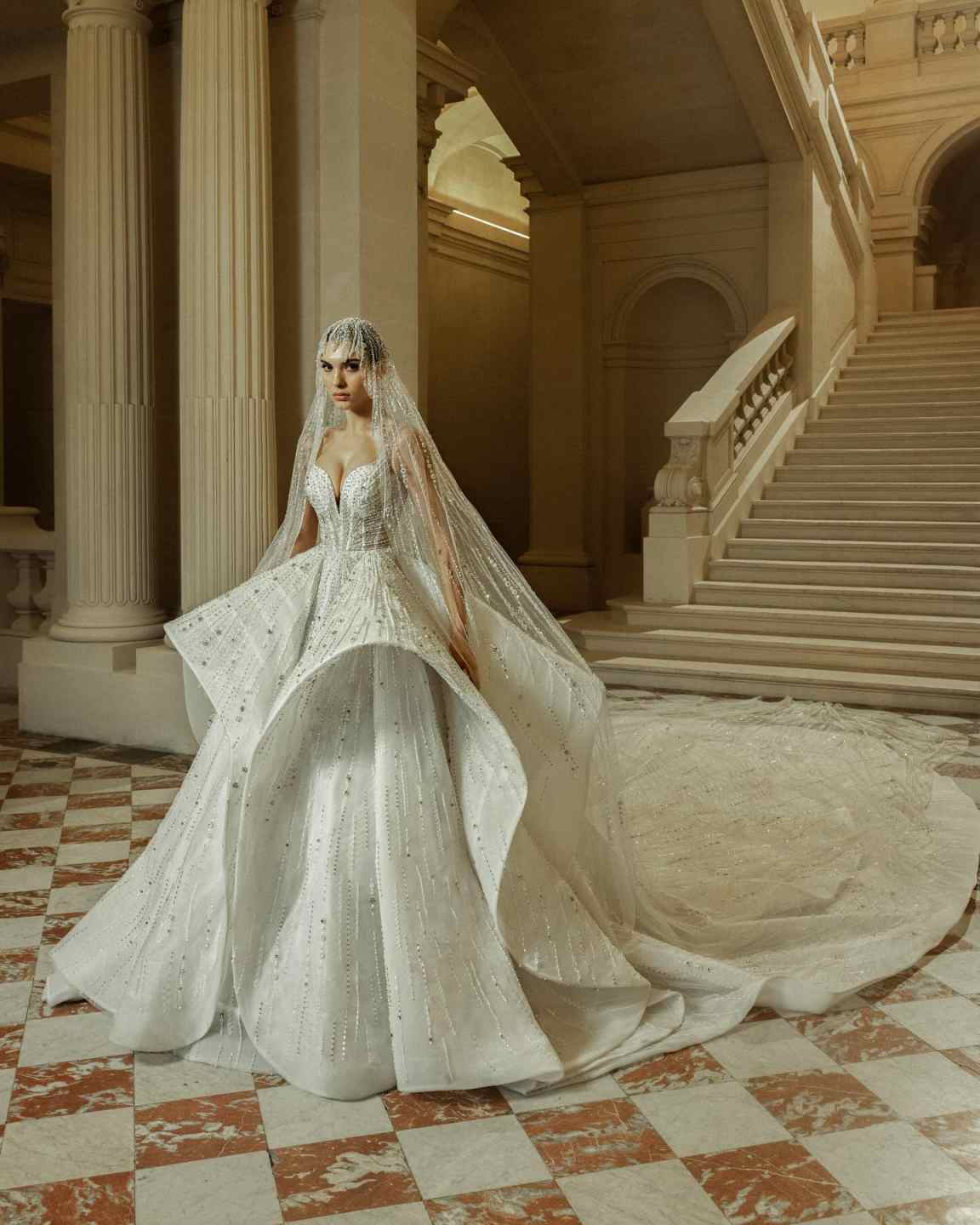 Luxury White Ball Gown Wedding Dresses With Full Appliques Sequins Beads Pearls Wave Details Organza Bodice Bridal Gowns Chic Dubai Custom Made Vestid