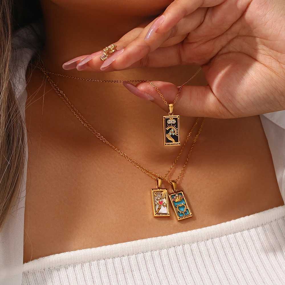 2022 Free Colored Tarot Card Necklace Zircon Star Moon Sun rs Magician Knight Empr Female Pendant Necklace W250325