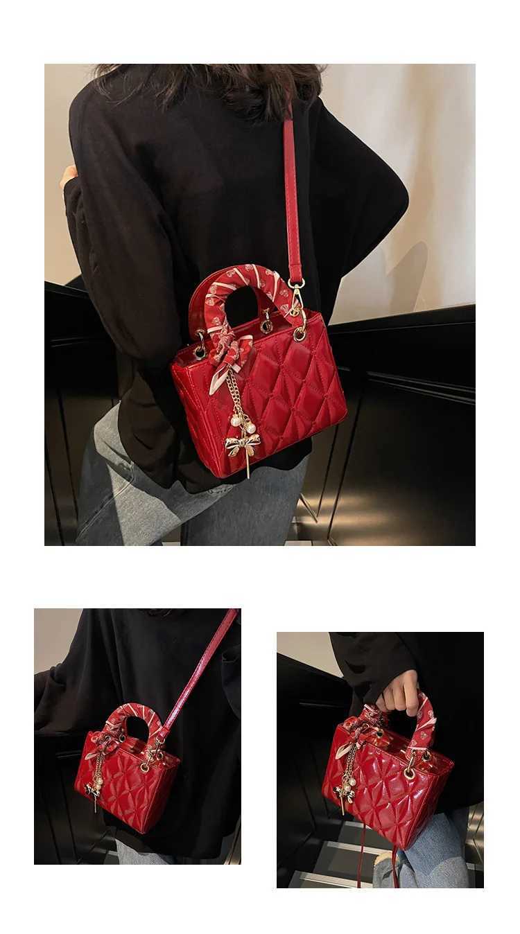 Luxury Designer Pendant PU Leather Plaid Quilted Womens Handbag Retro Crossbody Bag Square Tote Y250324