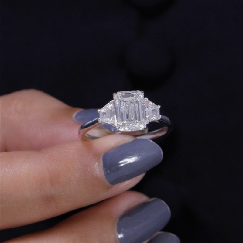 Jewelry IGI Certificate 2.0 Carat Emerald And Tapeziod Three Stone Lab Diamond Engagement Ring For Women Real Gold Diamond Ring