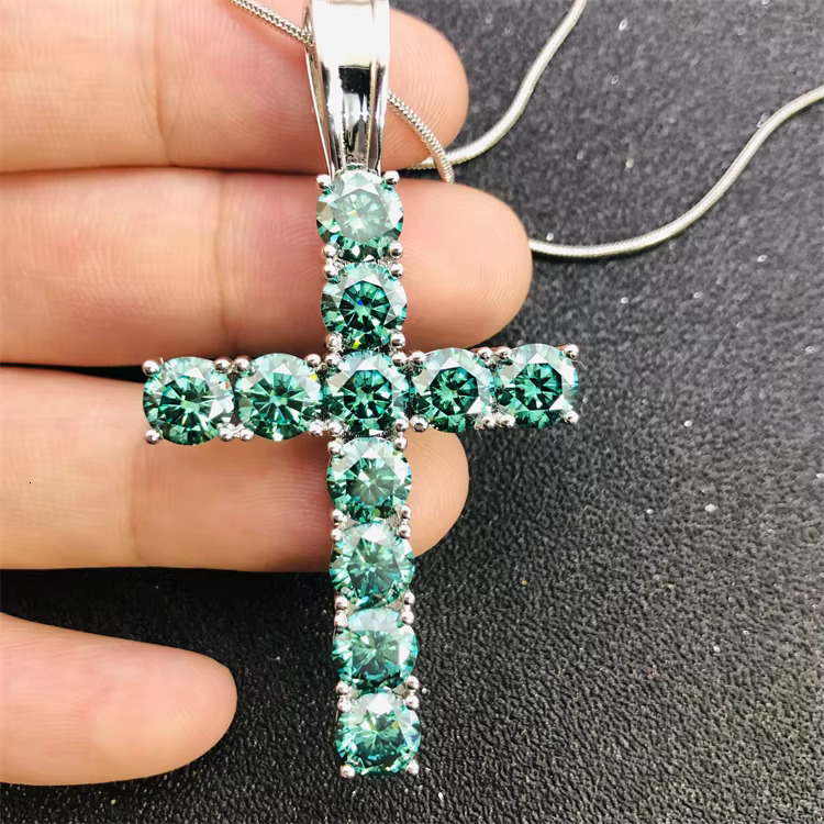 Hot Sale 925 Sterling Silver VVS Moissanite Jewelry Dark Green Moissanite Gemstone Cross Pendant Necklaces for Man
