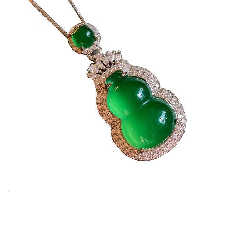 Zhuang Shengsheng Jewelry Pendant Set with Green Marrow Gourd Necklace, Temperament Jade Pendant, Birthday Gift 2 * 3cm
